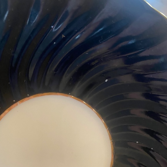 Vintage Aynsley Swirl style Rose Pattern teacup & saucer set - Picture 16 of 16